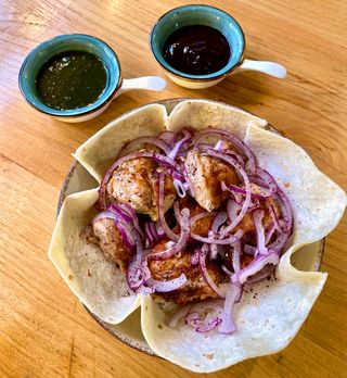 ქათმის მწვადი ლავაშზე