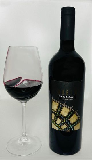 წითელი ნახევრად ტკბილი ღვინო ქინძმარაული 0,75ლ