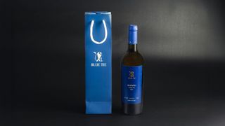 Blue Tie რქაწითელი