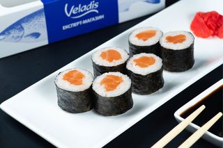 Макі з лососем