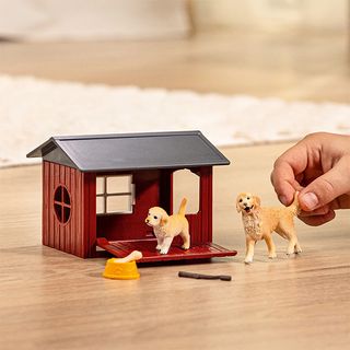 Igračka Schleich Dog Kennel with 2 golden retrivers (42722)
