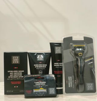 1rasoir + 1recharge + 1lotion Ap Rasage + 1baume Ap Rasage + 1creme A Raser