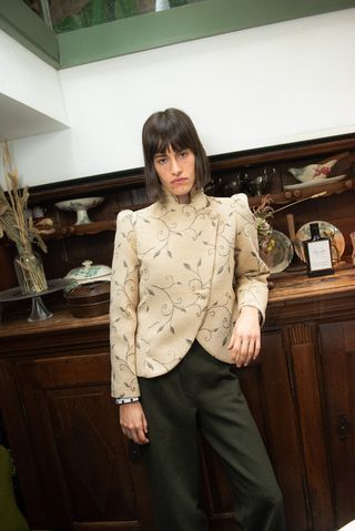 Chaqueta Alsten Beige Estampado Flores Beige / L