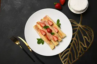 Млинці З Сиром Та Полуницею