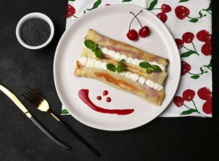 Млинці З Маком Та Вишнею