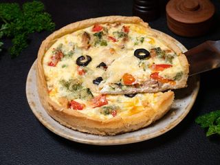 Кіш з печеною куркою та овочами, 1 кг