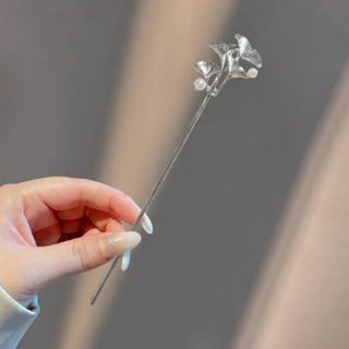 Minimalistički srebrni metalni štapić za kosu sa bisernim detaljima