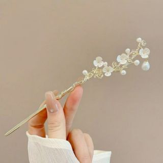 Elegantni metalni štapić za kosu sa bisernim cvjetovima