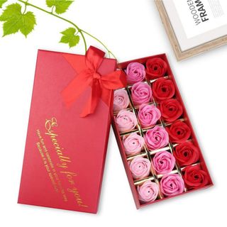 Luksuzni set od 18 dekorativnih ruža sa gradijentom u crvenoj kutiji