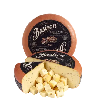 Ser krowi Basirion z mieszanką orzechów, migdałów, pistacji 175g