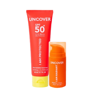 Nourishes and protects the skin with moisturizing and SPF