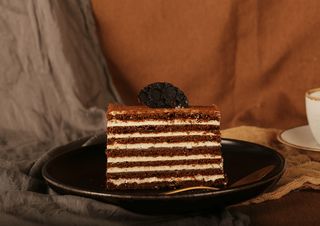 Prăjitură Medovik cu ciocolată