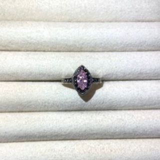 Srebreni filigranski prsten sa svijetlo-rozim ovalnim cirkonom