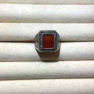 Muški prsten za crvenom pločom u obliku pravougaonika 01