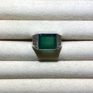 Muški prsten sa zelenim pravougaonikom 01