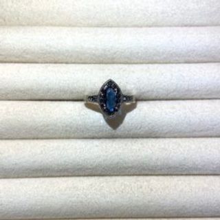 Srebreni filigranski prsten sa kraljevsko-plavim ovalnim cirkonom