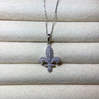 Srebreni lančić sa motivom ljiljana i cirkonima 001