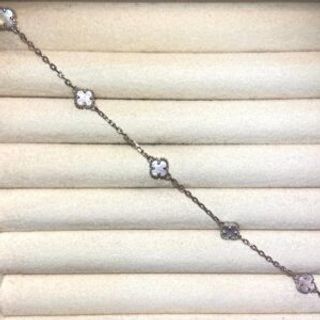 Srebrena narukvica u obliku djeteline sa pet manjih sedef cirkona 005