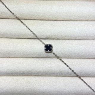 Srebrena narukvica u obliku djeteline manja sa crnim cirkonom 003