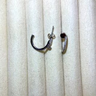 Srebrene naušnice ekser sa cirkonima u obliku halki