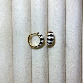 Pozlaćene halke sa crno-bijelim detaljima