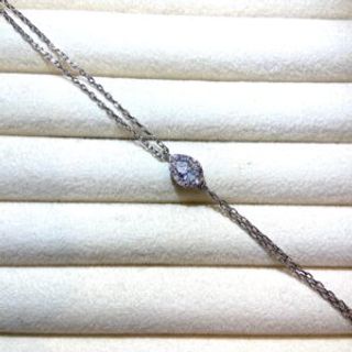 Srebrena narukvica sa prozirnim cirkonom u obliku suze