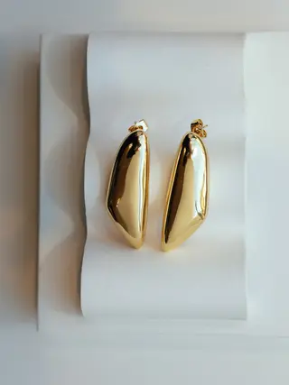 NOIR Sleek gold earrings