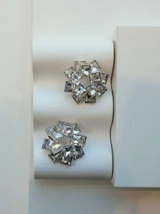 NOIR Bloom earrings