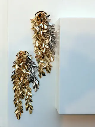 NOIR Leaves earrings