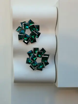 NOIR Bloom earrings