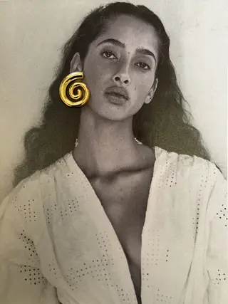 NOIR Spiral earrings