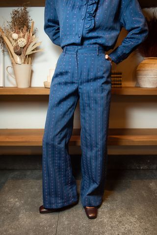 Pantalón Acuario Azul Detalle Flores L Azul