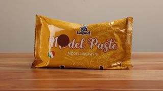 მოდელ პასტა ყავისფერი (1კგ)