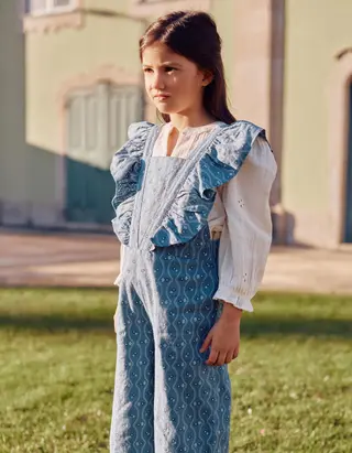 Macacão de algodão com folhos e padrão floral para menina, azul