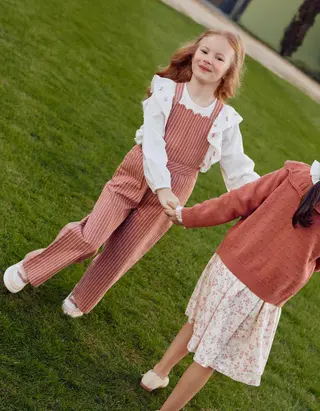 Jardineiras de sarja de algodão às riscas para menina, rosa/branco