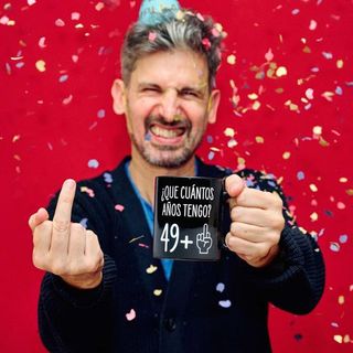 Taza Miss Miserable Que cuántos años tengo? 49+1