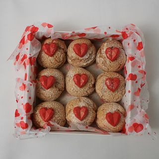 Choux pastries with vanilla cream box ( 9 pcs)