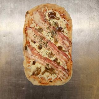 Pizza De Bacon Y Setas