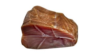 Tuńczyk wędzony rzemieślniczo na wiśniowym drewnie - 500 g