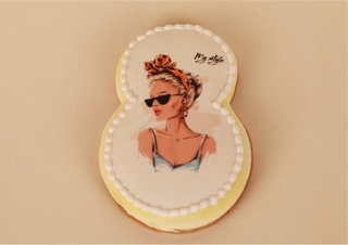 Biscuit personalizat Cifra 8