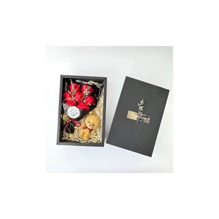 Ljubavna gift kutija: 7 crvenih ruža, meda i LED svetlo