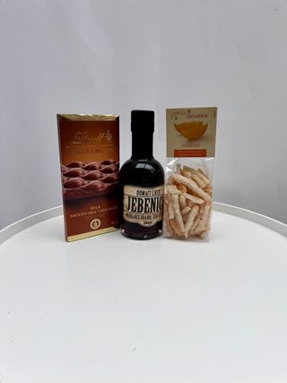Poklon kutija s likerom, čokoladom i kandiranom narančom