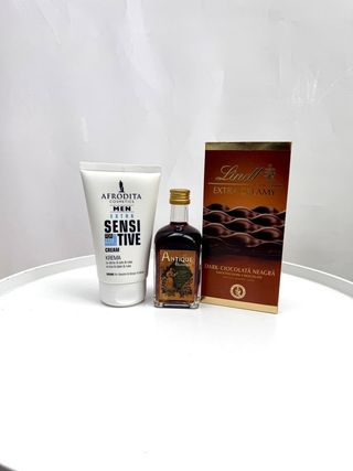 Poklon paket za mušku njegu, liker i čokoladu