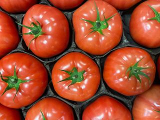 Pomidory malinowe polskie 1 szt. (220 -250g)