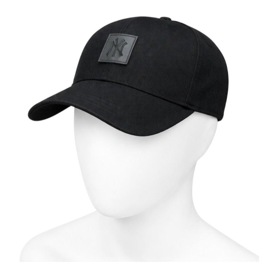 Головні убори та аксесуари для гардеробу