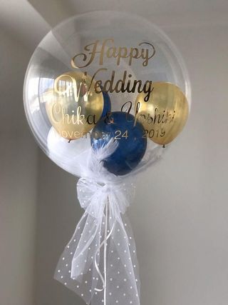 Ballon transparent Happy Wedding avec ballons dorés