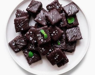 Шоколадні Тафлі Чорні З Ароматом М'яти (100г)