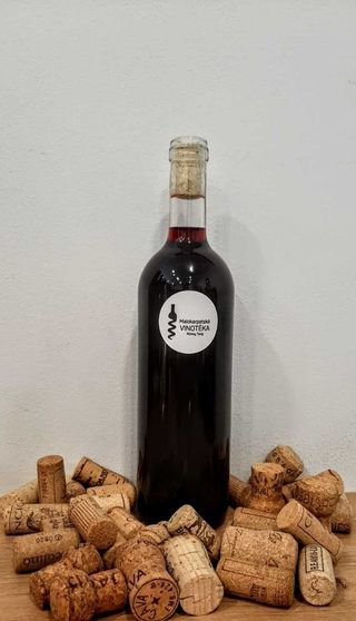 Wino Owocowe Z Czarnej Porzeczki