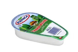 Piątnica Twaróg wiejski półtłusty klinek 250 g