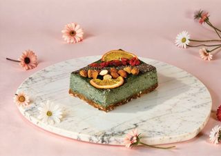 Tort Raw Spirulină, (preț per kg)